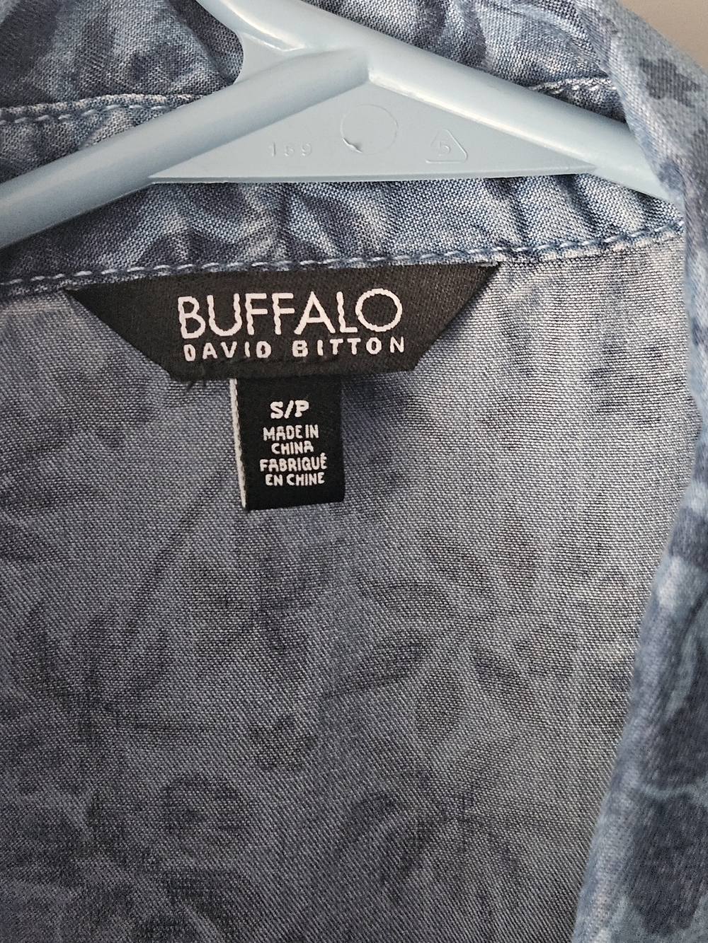 Buffalo David Bitton Blue Floral Sleeveless Denim Button-Down Size Small - Picture 2 of 6